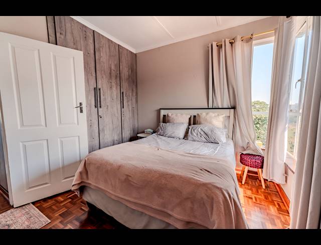 3 BEDROOM FLAT FOR SALE IN MORNINGSIDE